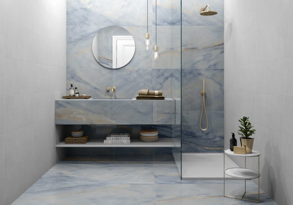 baño-azul-diseño-dinamismo